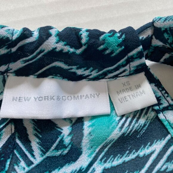 New York & Company Halter Top XS Teal Blue Tribal Print Blouse Ethnic Boho Artsy - Picture 4 of 10